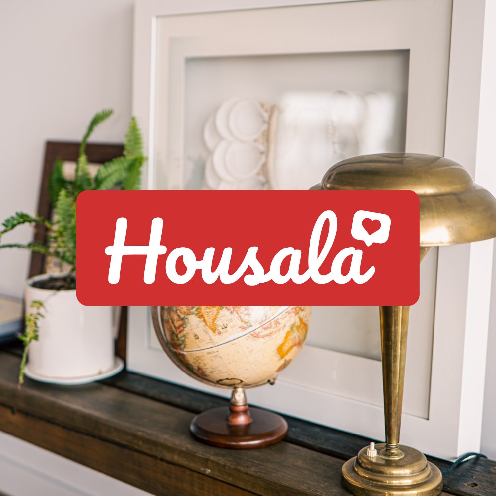 Housala Airbnb Management Company Australia Logo on Luxury home (1) Housala Airbnb management Gold Coast home interior with logo