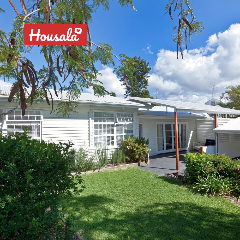 Housala Airbnb Management Company Gold Coast Houses and Family Homes Beachside houses and family homes in suburbs like Burleigh Heads, Palm Beach and Currumbin command premium nightly rates from families and groups seeking space, privacy and outdoor living. These properties benefit enormously from professional photography that showcases outdoor entertaining areas, pools and proximity to the beach. We also optimise minimum stay requirements for houses to reduce cleaning frequency and increase net returns per booking.